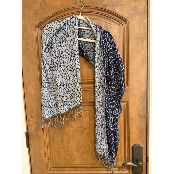 Reversible Pebble Print Fringe Scarf - Picture 1 of 4